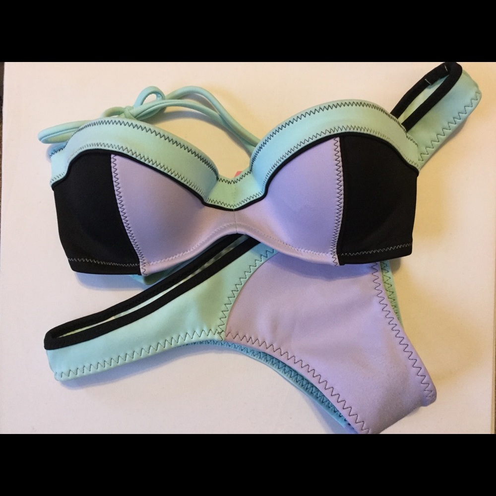 Victoria’s Secret bikini